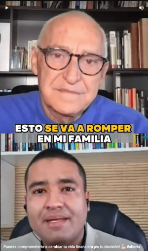 Carlos Devis conversando con estudiante sobre cambiar la vida financera con bienes raíces. Como vivir de las rentas de sus propiedades.